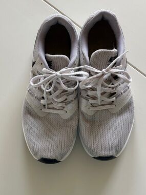 Nike gray size 9 sneakers
